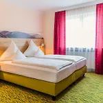 Ambient Am Europakanal Otel Fürth
